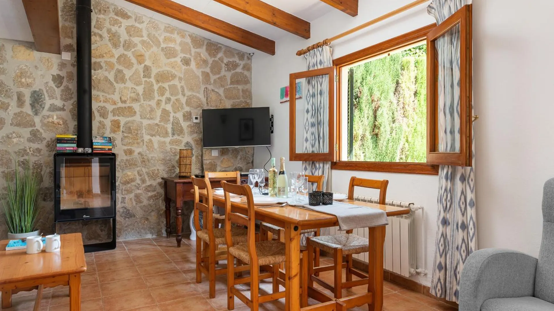 Villa Pont Romà - El Camp Redo - de Pollença con piscina, WIFI, AC
